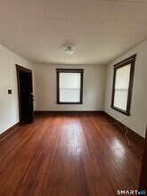 Building Photo - 60 Poplar St