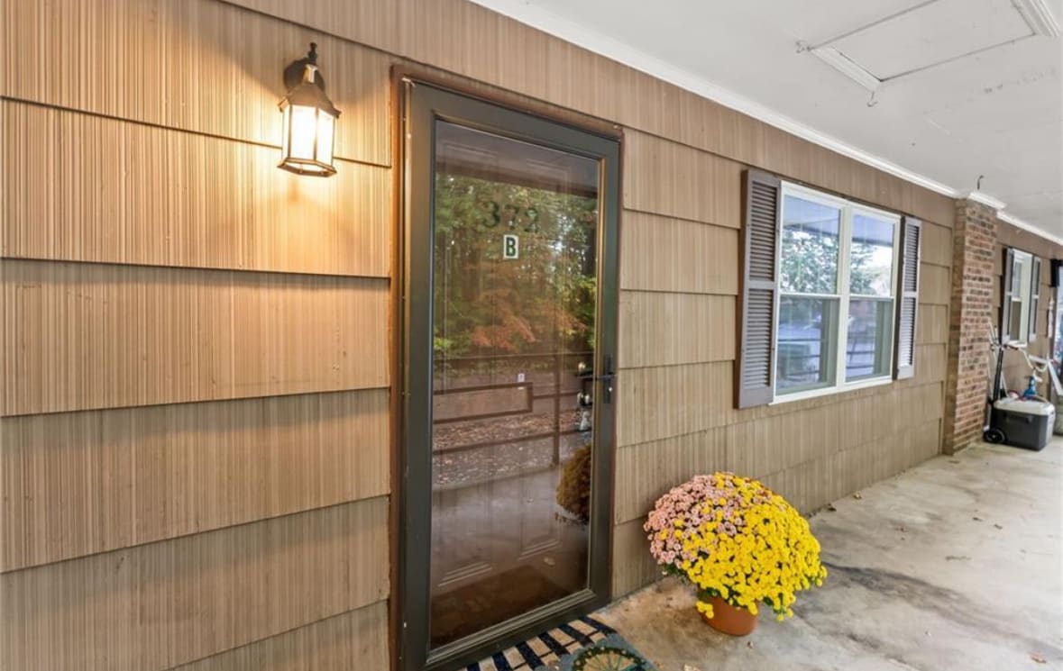 Foto principal - 372 S Cherry St