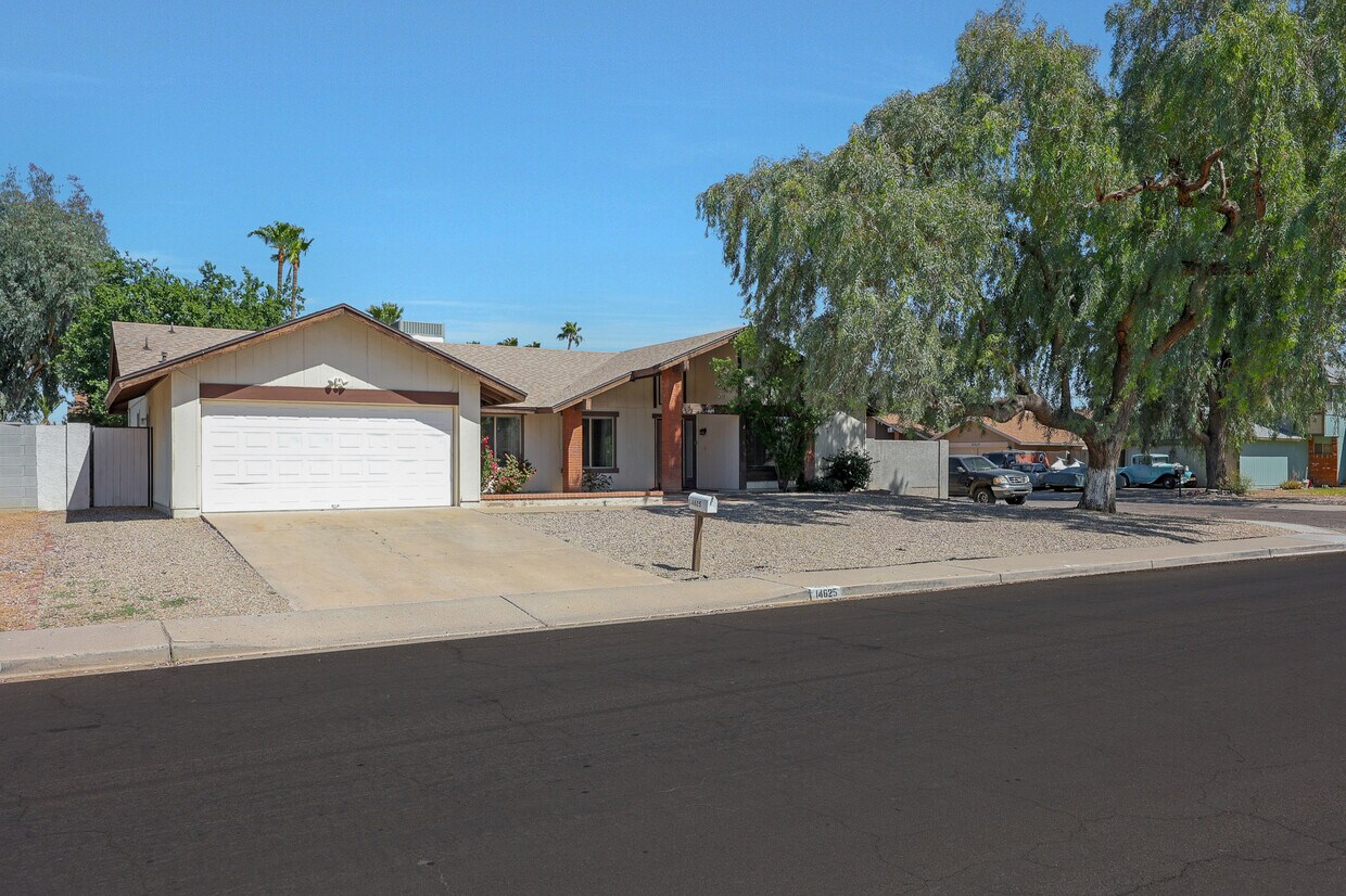 Building Photo - 14625 N 26th Ave