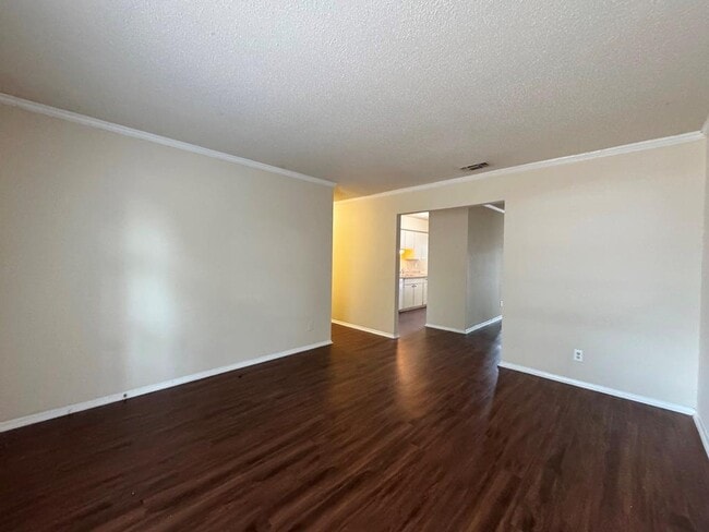 Building Photo - 5905 Burrough Dr