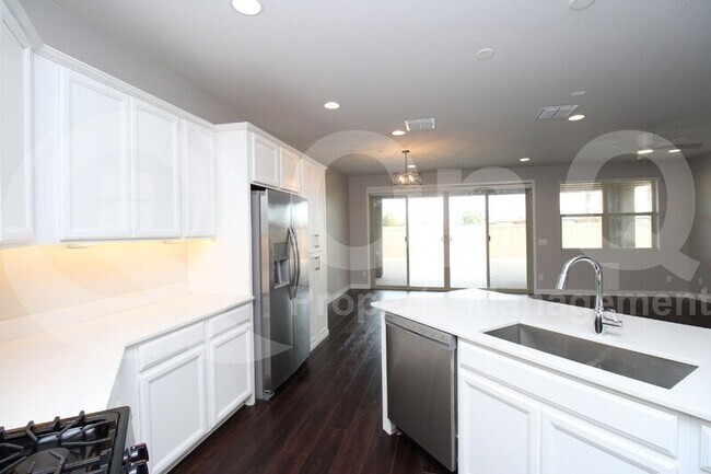 Foto del edificio - 9830 E Tahoe Ave