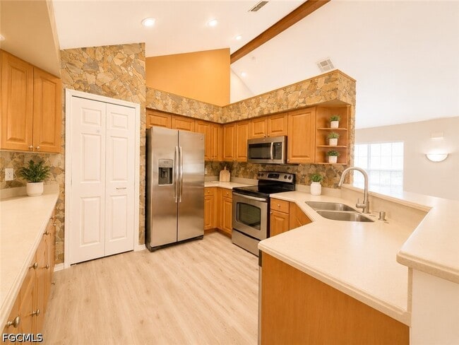 Foto del edificio - 3737 SW 11th Ct