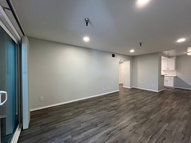 Foto del interior - 110 South Sweetzer Ave