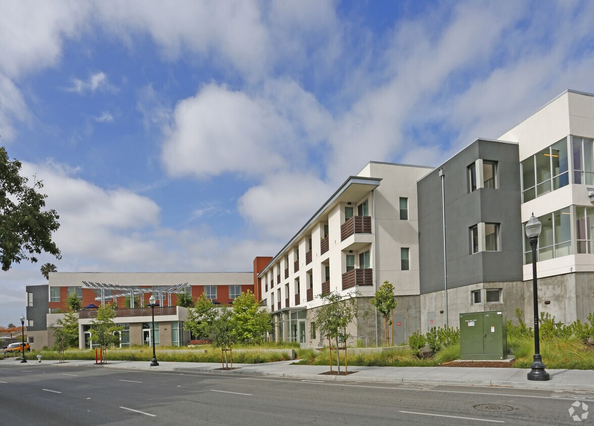 Foto del edificio - Onizuka Crossing