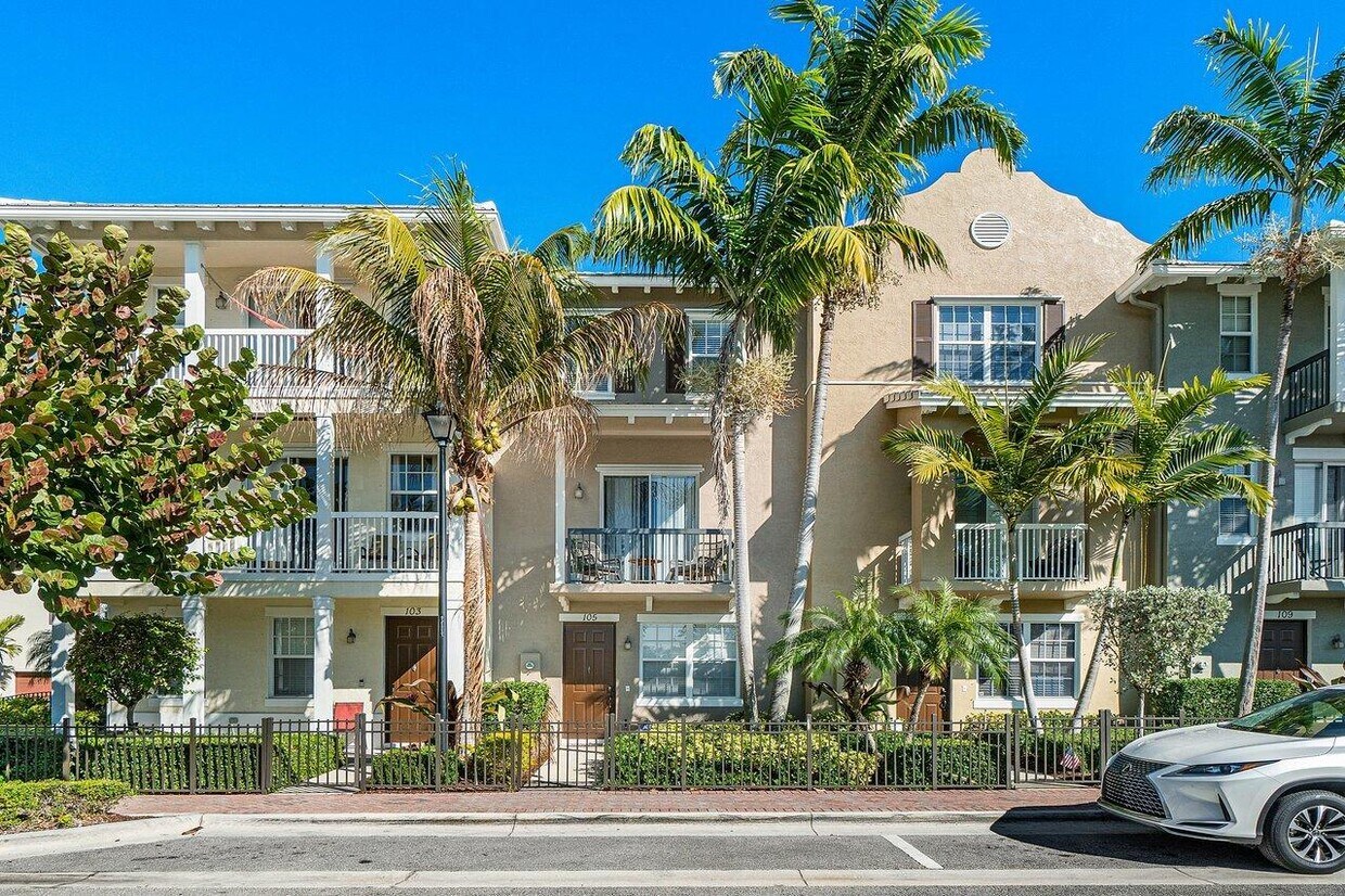 105 SW 2nd Ave, Delray Beach, FL 33444 Townhome Rentals in Delray Beach FL