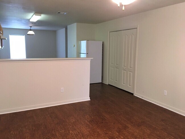 Foto del edificio - 408 Brittney Way