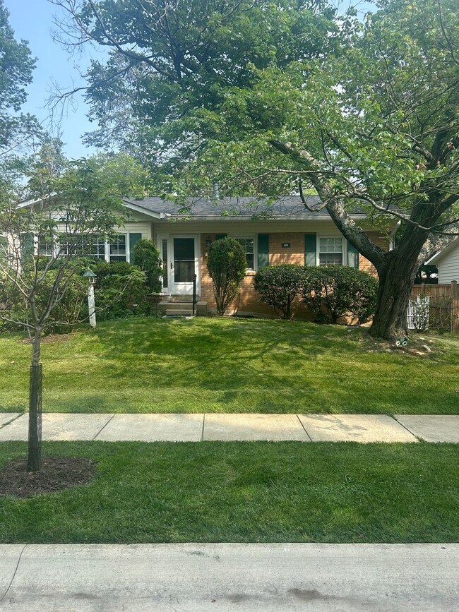 Building Photo - Spacious 4br Rockville Rental