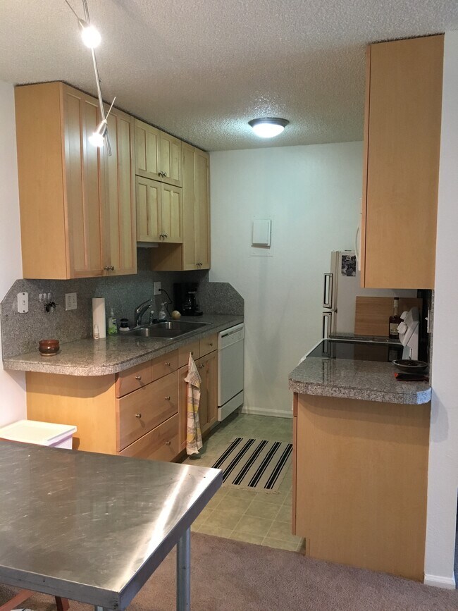 Building Photo - 3250 Oneal Cir