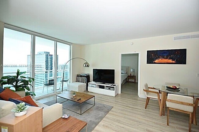 Building Photo - 951 Brickell Ave