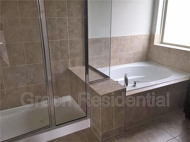Foto del edificio - 16608 Spirit Lake Ct