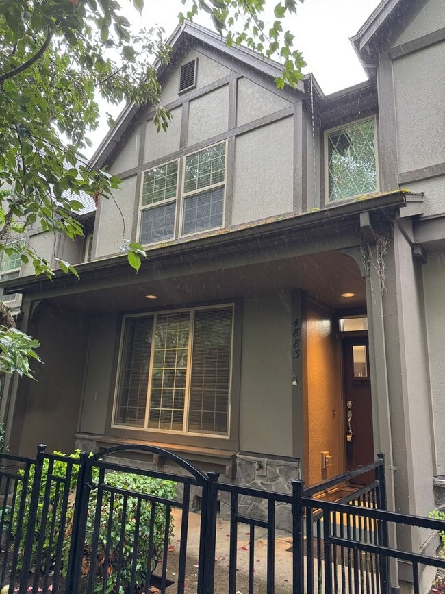 Building Photo - 4883 NW Blandy Terrace
