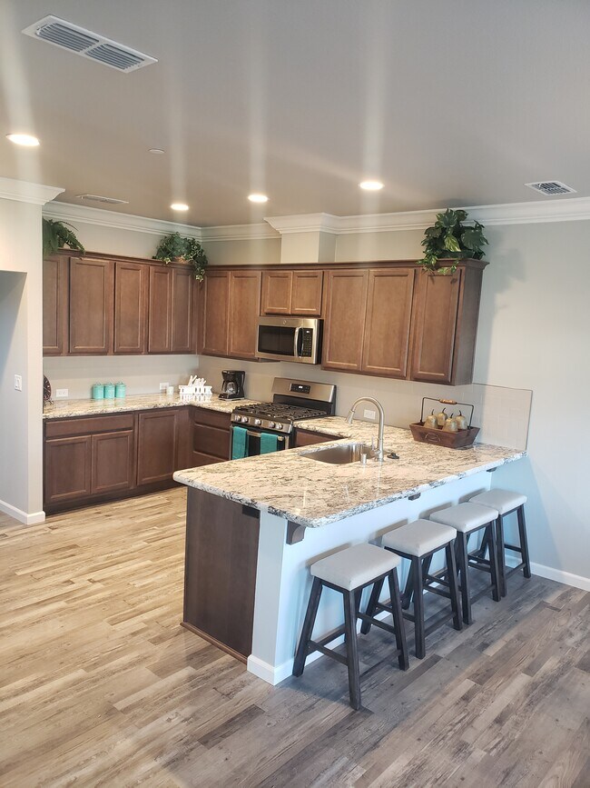 Building Photo - 6470 Riverway Ln