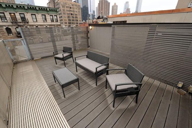 Building Photo - 353 W 48th St