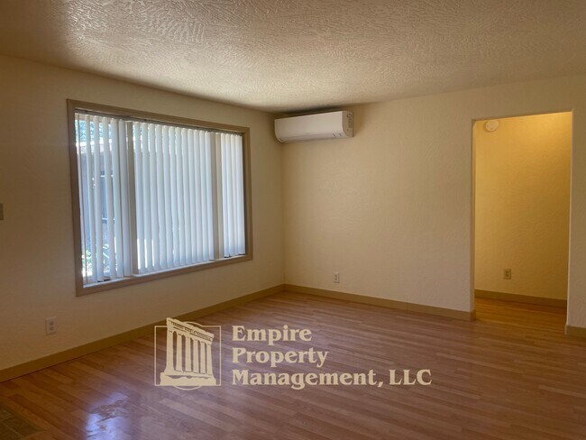 Foto del edificio - 4355 River Rd