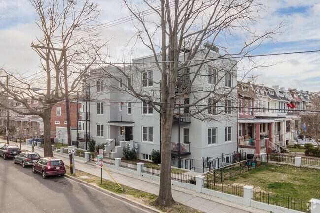 Building Photo - 1236 Shepherd St NW