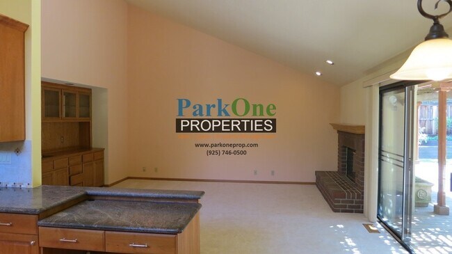Building Photo - Incredible Single Level Larkey Park Home
