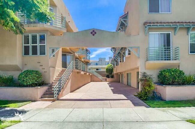 Foto del edificio - Modern 2Bdm 2.5Ba Town-home with Rooftop D...