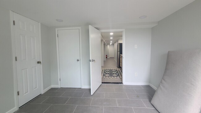 Building Photo - 384 Princeton Ave