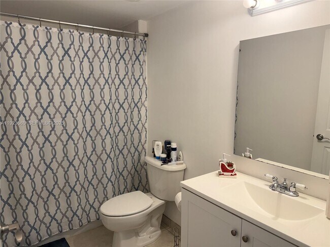 Foto del edificio - 695 SW 11th St