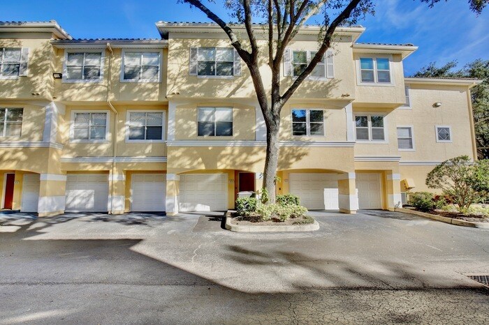 Primary Photo - Beautiful 2/2 Three Story Condo with a Bon...