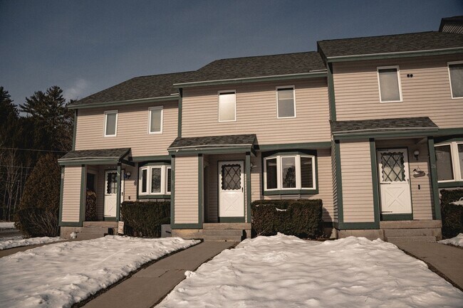 Foto del edificio - 70 Wellington Village Dr