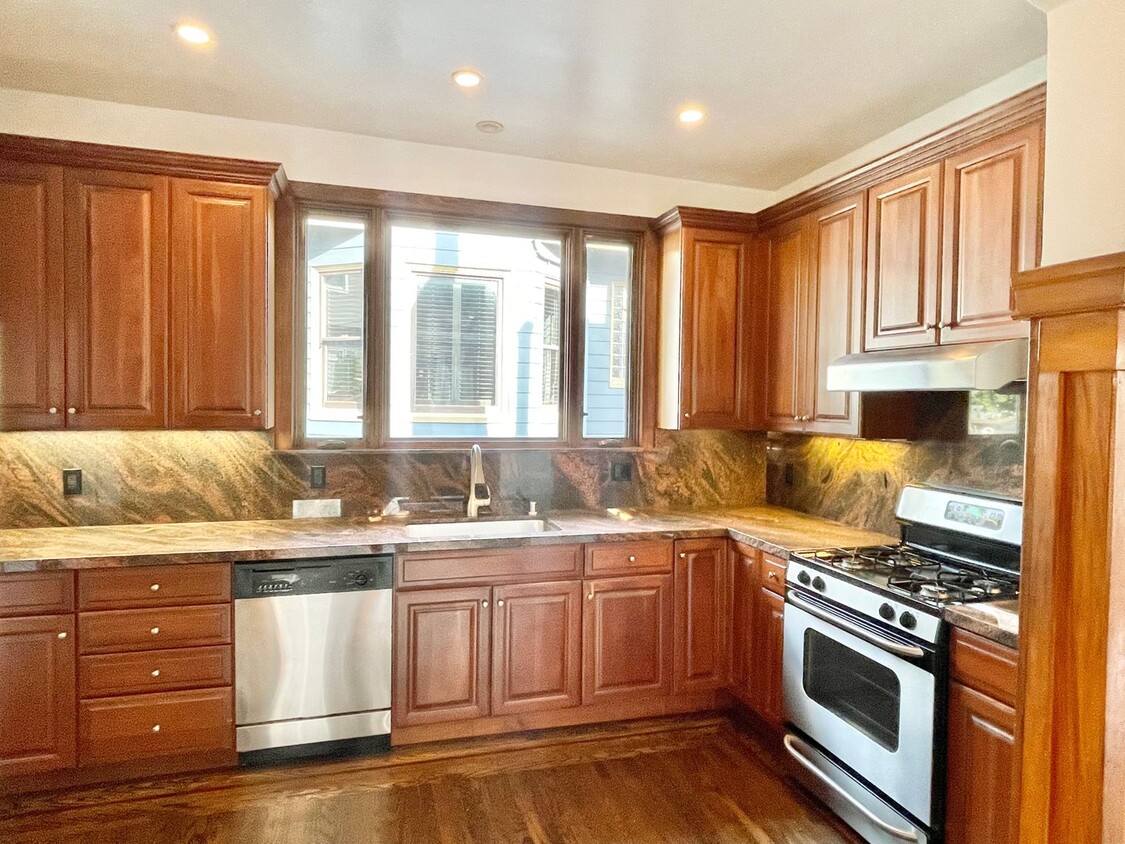 Primary Photo - Lovingly Updated 2BR/1BA West Portal Home!...