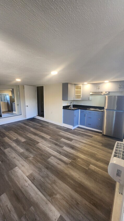 Foto principal - 885 Fourth Ave, Unit 1