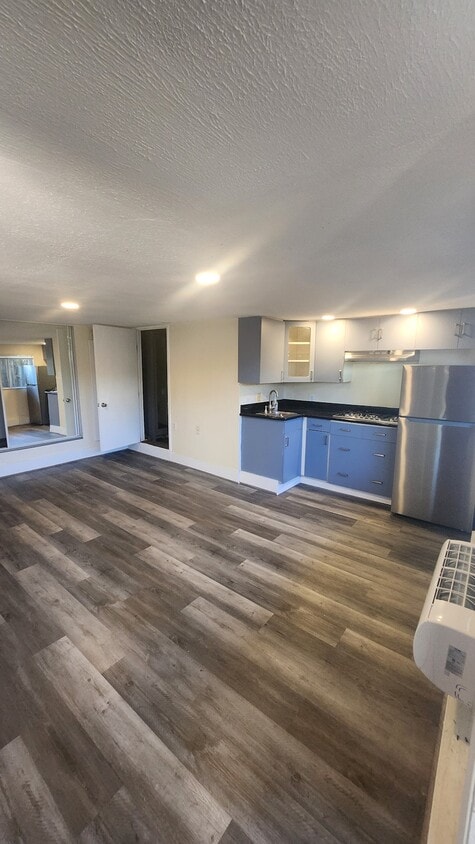 885 Fourth Ave, Unit 1 - 885 Fourth Ave, Unit 1