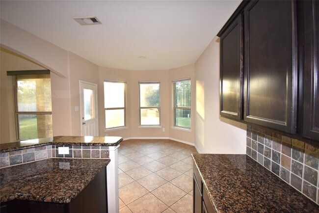 Building Photo - 51 S Greenprint Cir