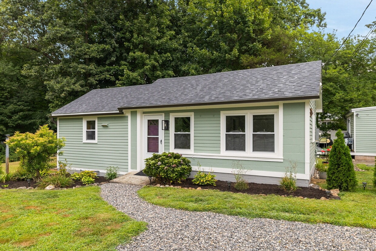 Primary Photo - 55 River Ln