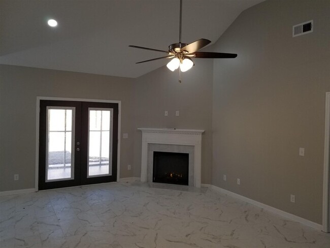 Building Photo - 1036 Georgetown Lane