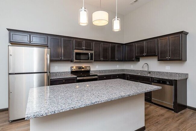 Building Photo - $1,195 | 1 Bedroom, 1 Bathroom Condo | No ...