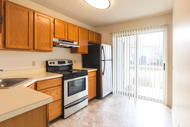 Building Photo - Longview Oaks Apartments