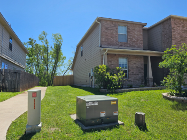 Building Photo - 3108 Claymore St