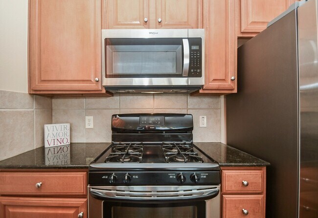 Foto del edificio - 20916 Sunrise Pine View Ln