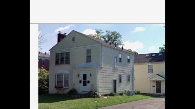 1 bedroom -private garage - 1330 Doten Ave