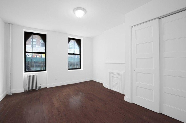 2 Bedroom In New York Ny 10011 Apartment For Rent Primary Photo 2 Bedroom In New York Ny 10011