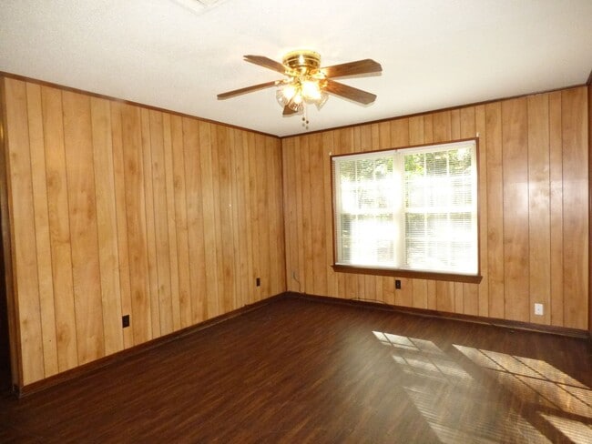 Building Photo - Quaint Home - Heart of Milton