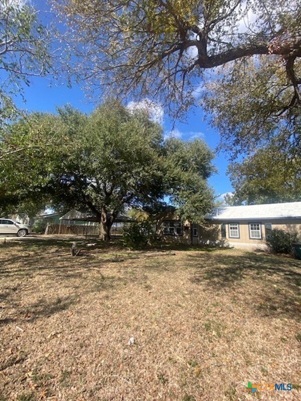 Foto del edificio - 214 S Hackberry Ave