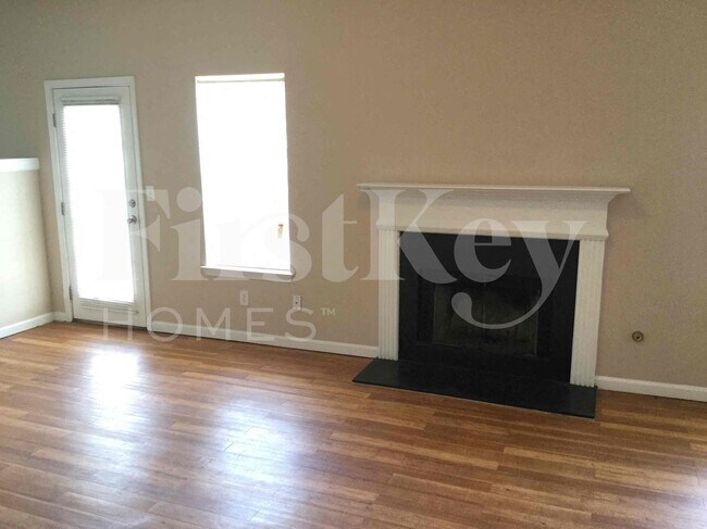 Foto del edificio - 2771 Ward Lake Ln