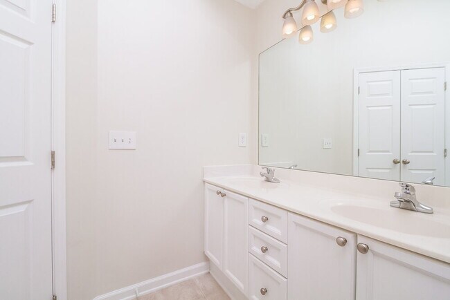 Foto del edificio - 7212 Legacy Dr