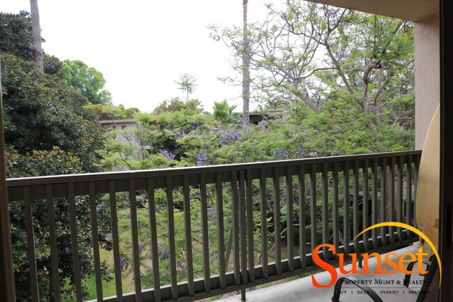 Foto del edificio - 4444 W Point Loma Blvd