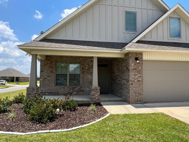 Building Photo - Stylish 4 Bedroom