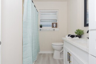 Building Photo - 5834 Overdale St