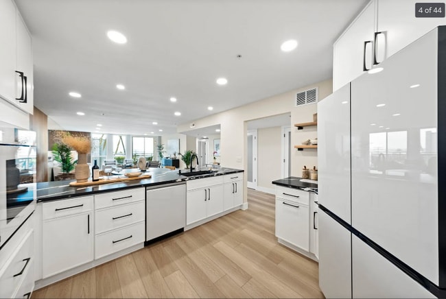 Foto del edificio - 2414 Front St