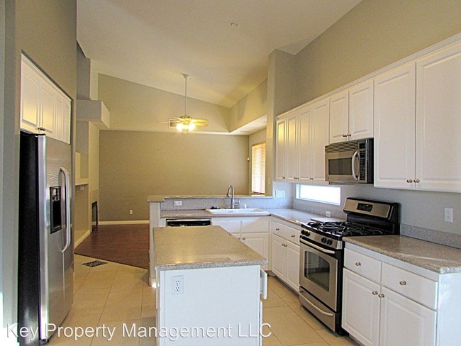 Building Photo - 4 br, 2.5 bath House - 8364 Longmont Dr