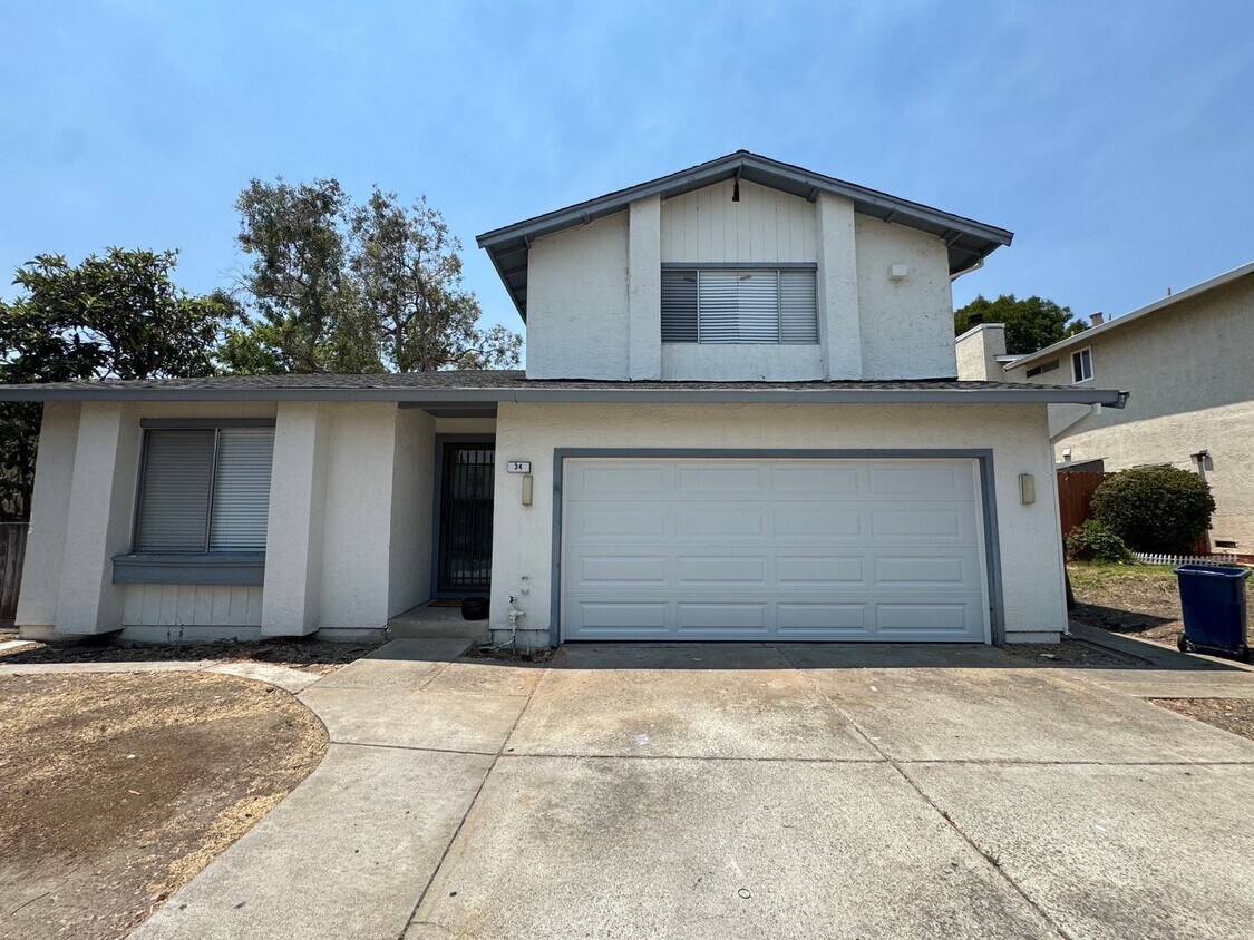 Primary Photo - Spacious & Updated 4BD/2.5BA Home in Prime...