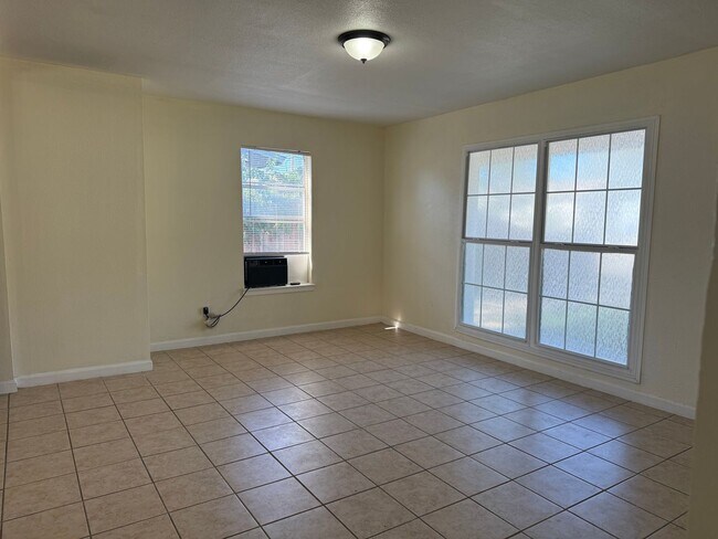 Foto del edificio - 410 Dorie St