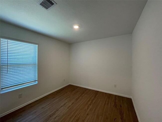 Building Photo - 3411 Golden Amber Ct