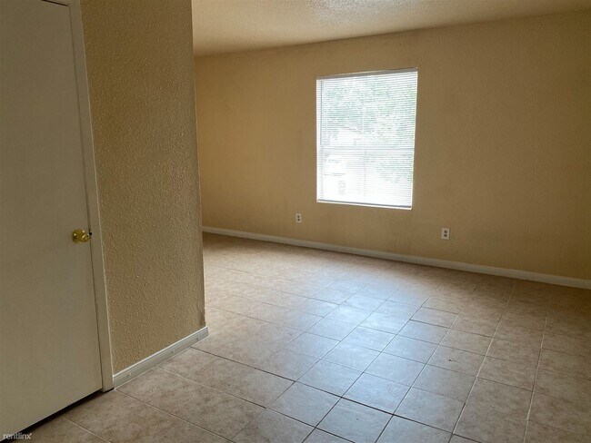 Foto del edificio - 2 br, 1 bath 4plex - 1524 Pine Ridge Dr Apt B